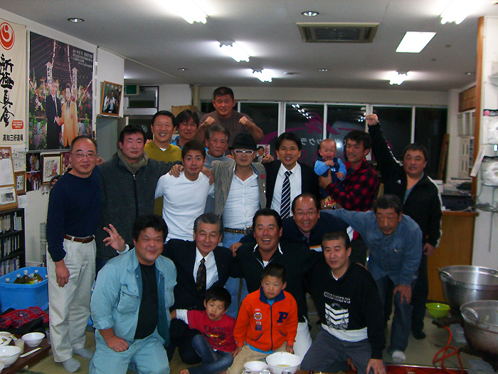 ��R�{�B���َ��ォ�瑱���u�O�D����`���̒��̐�������v (2011�N12���x)