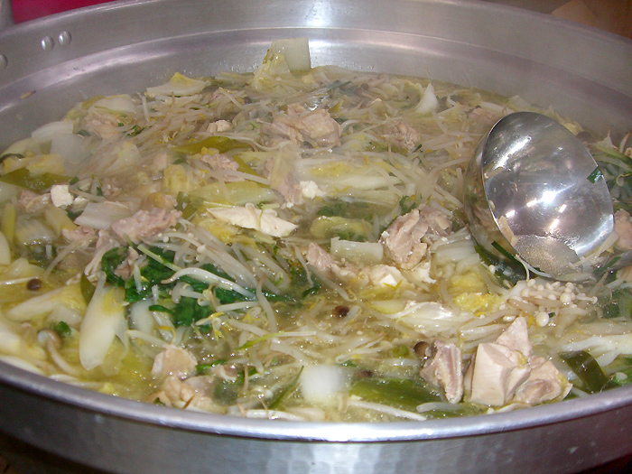 ��R�{�B���َ��ォ�瑱���u�O�D����`���̒��̐�������v (2011�N12���x)