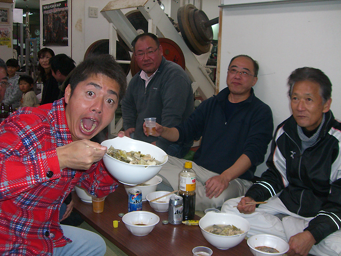 ��R�{�B���َ��ォ�瑱���u�O�D����`���̒��̐�������v (2011�N12���x)