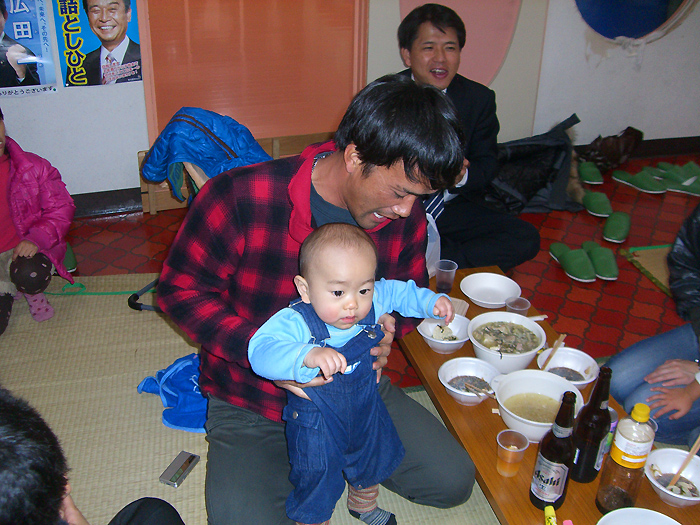 ��R�{�B���َ��ォ�瑱���u�O�D����`���̒��̐�������v (2011�N12���x)