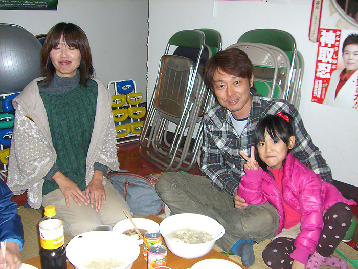 ��R�{�B���َ��ォ�瑱���u�O�D����`���̒��̐�������v (2011�N12���x)