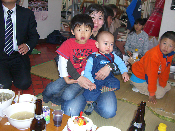 ��R�{�B���َ��ォ�瑱���u�O�D����`���̒��̐�������v (2011�N12���x)