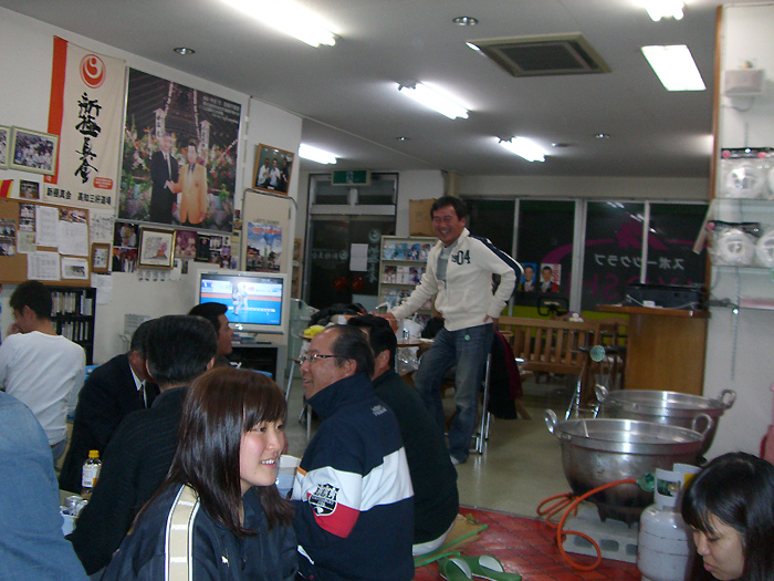 ��R�{�B���َ��ォ�瑱���u�O�D����`���̒��̐�������v (2011�N12���x)