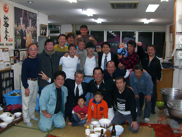 ��R�{�B���َ��ォ�瑱���u�O�D����`���̒��̐�������v (2011�N12���x)